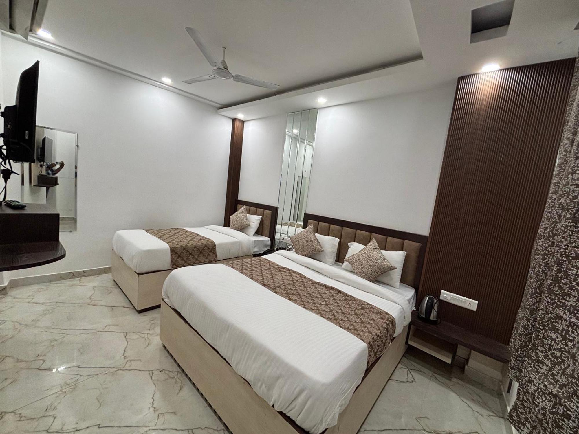 Cg Internationl By Sweet Guest House 뉴델리 외부 사진