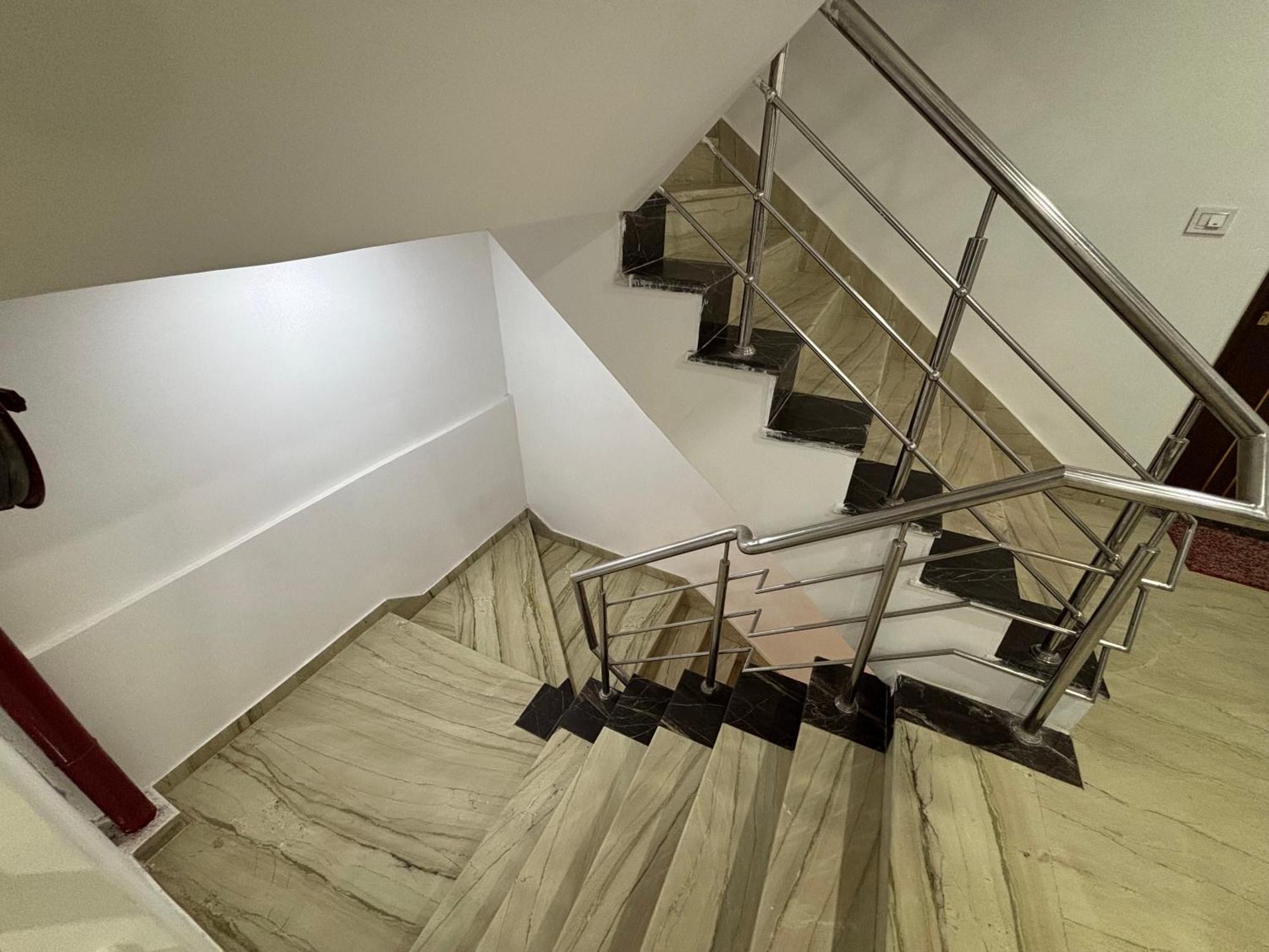 Hotel C G International 2 Minuit Walkable New Delhi Railway Station & Connaught Palace 뉴델리 외부 사진