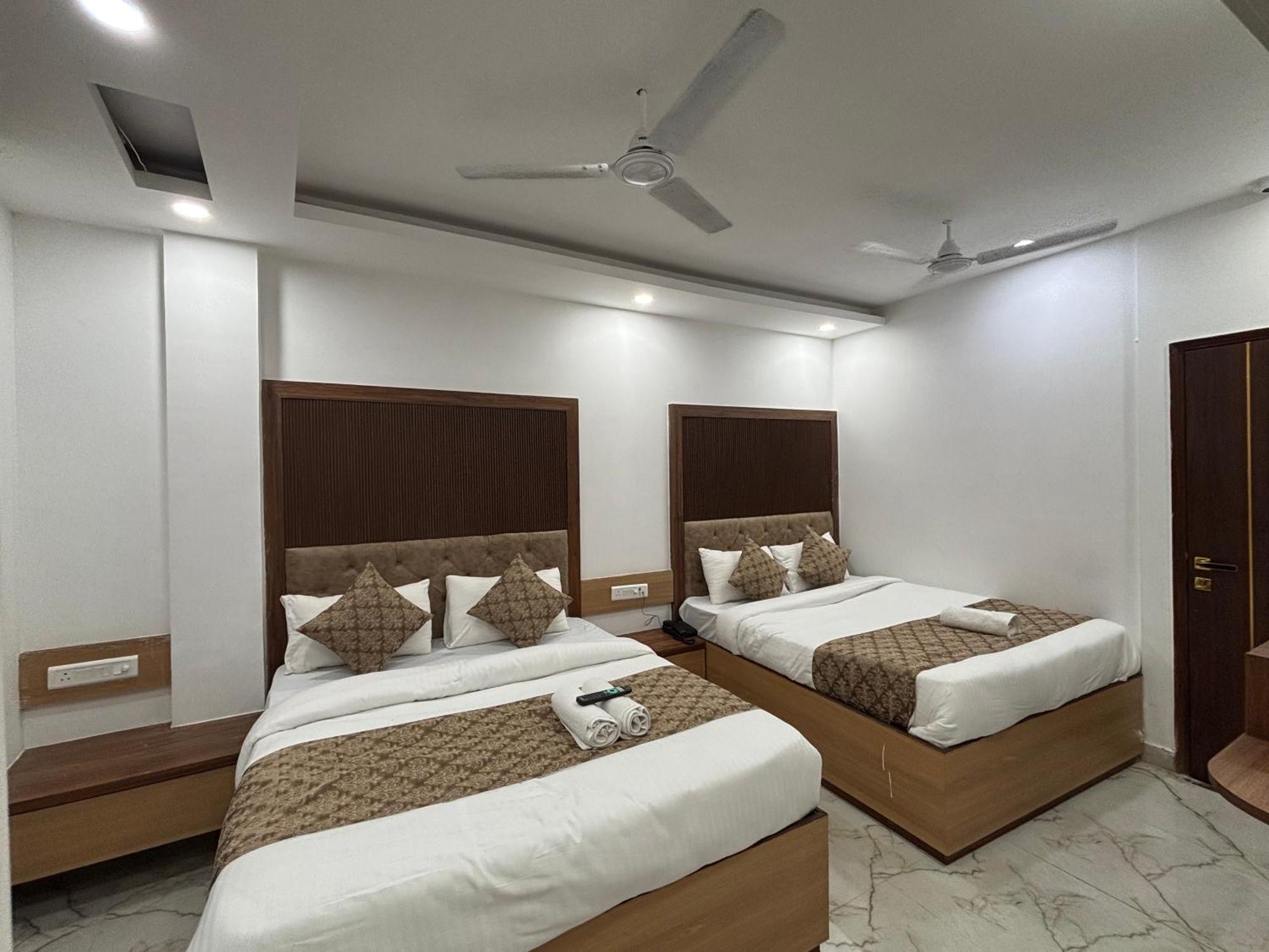 Cg Internationl By Sweet Guest House 뉴델리 외부 사진