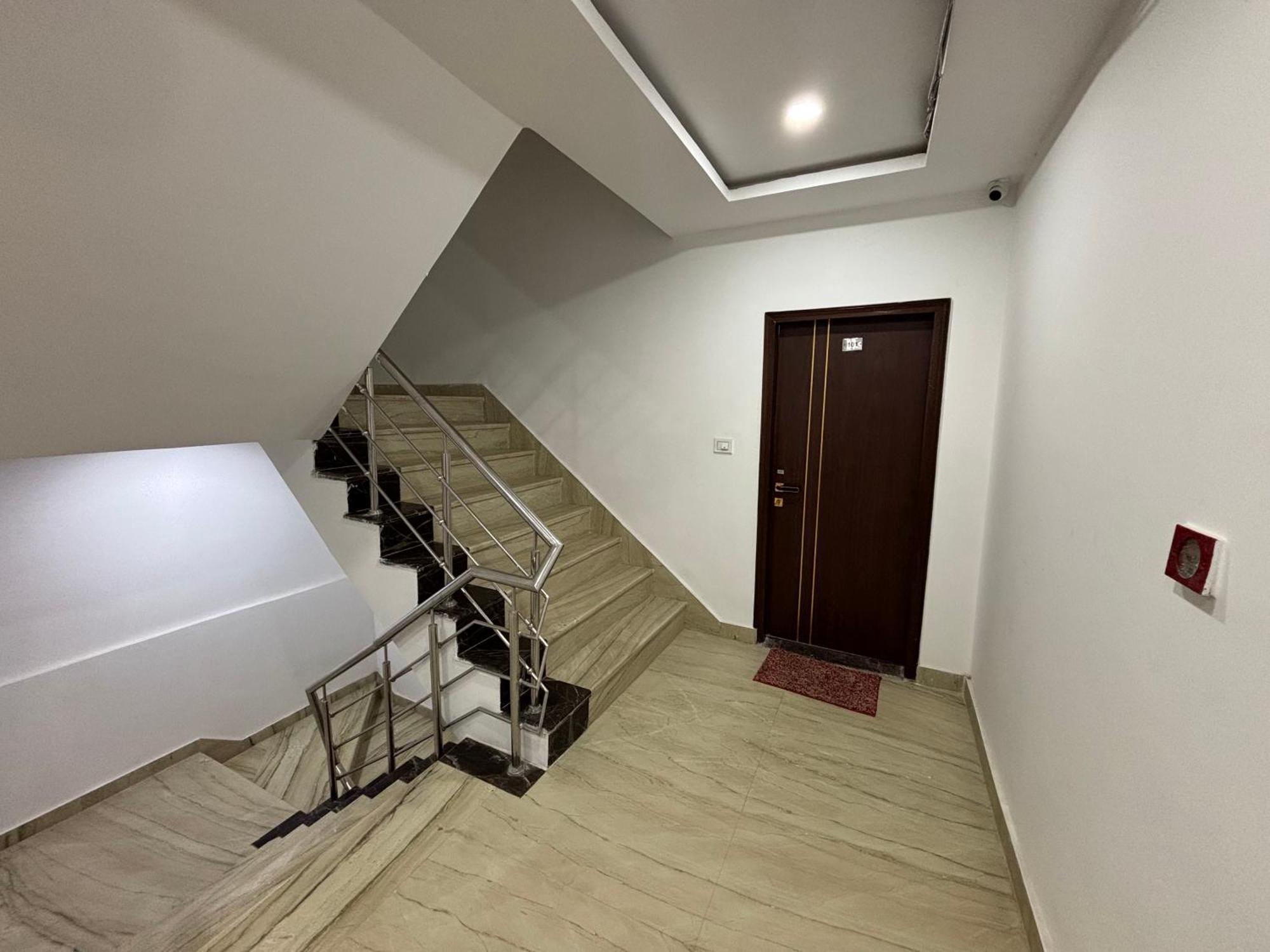Hotel C G International 2 Minuit Walkable New Delhi Railway Station & Connaught Palace 뉴델리 외부 사진