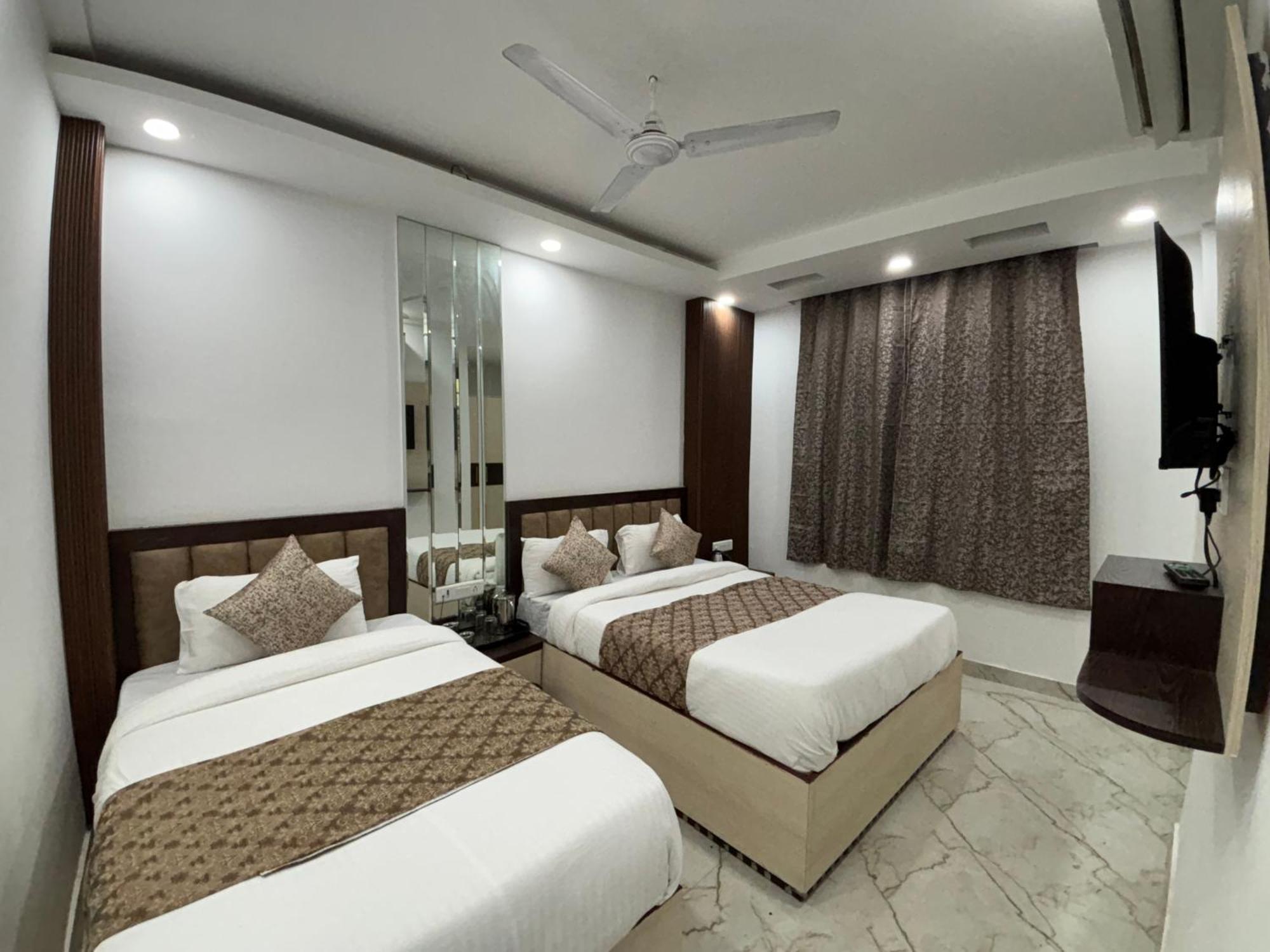 Hotel C G International 2 Minuit Walkable New Delhi Railway Station & Connaught Palace 뉴델리 외부 사진